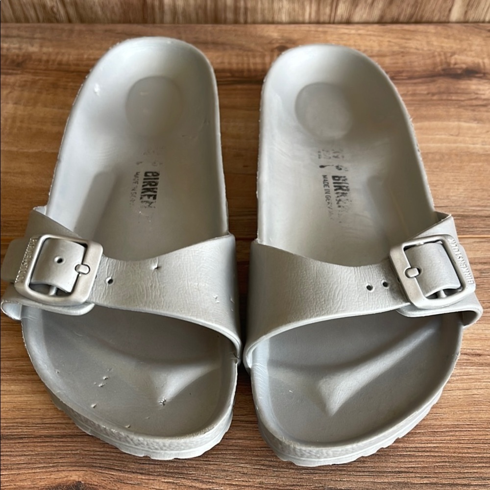 Pre-owned Birkenstock Gray Slide Sandals with Buckle L8-M6